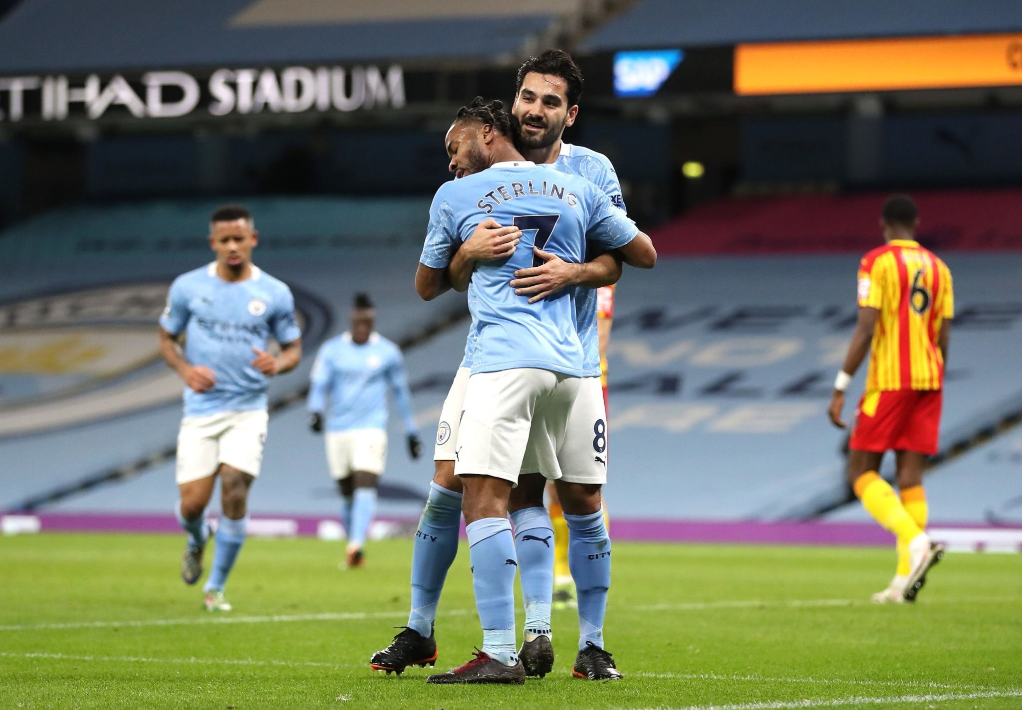 约31岁中 约31岁中